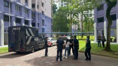 乱刀残忍砍死养父 养女被判监18年